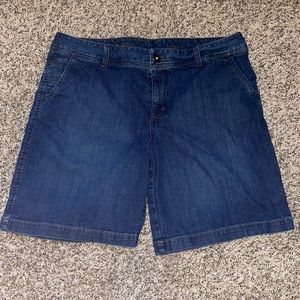 Eddie Bauer curvy jeans shorts